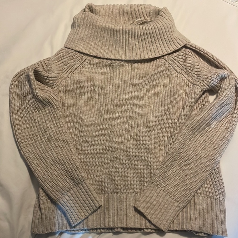 Banana Republic oatmeal turtle neck sweater with elbow pads